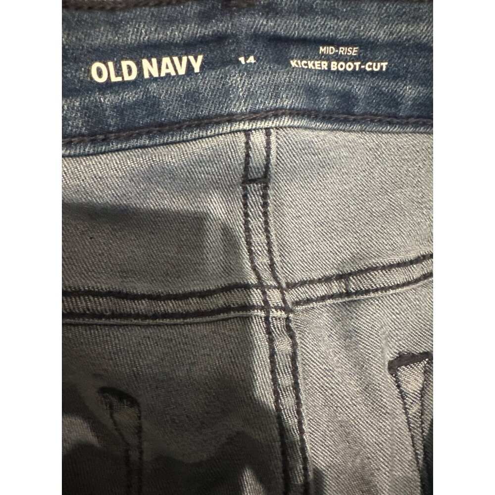 Old Navy Womens Mid-Rise Kicker Bootcut Jeans Size 14 Soft Stretch Preppy Comfy - Picture 3 of 8